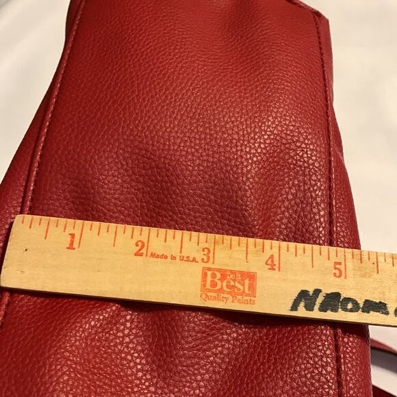 Dana Buchman large red tote with padded laptop pocket - Picture 4 of 17